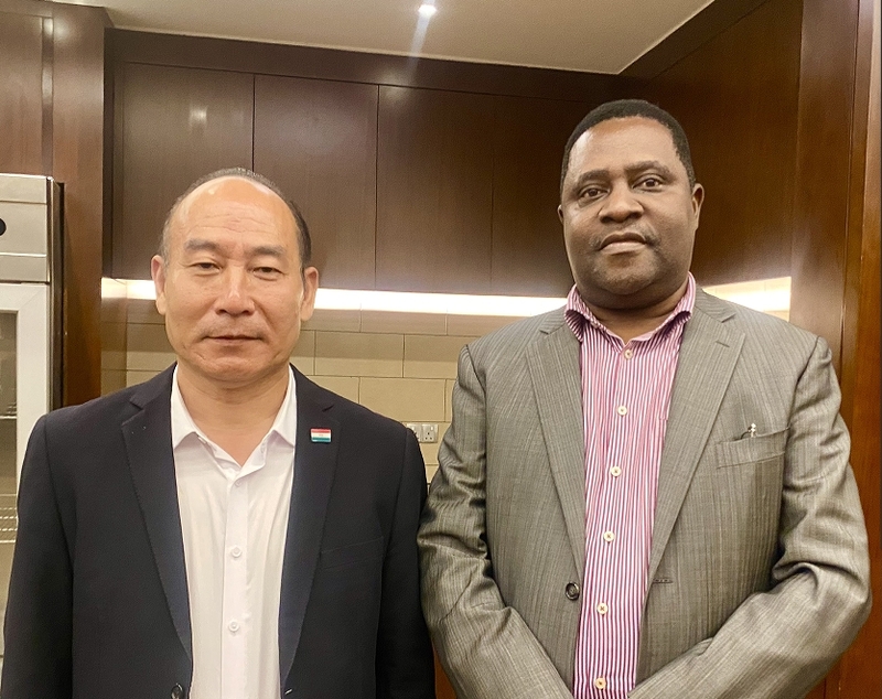 坦桑尼亚滨海省长.png